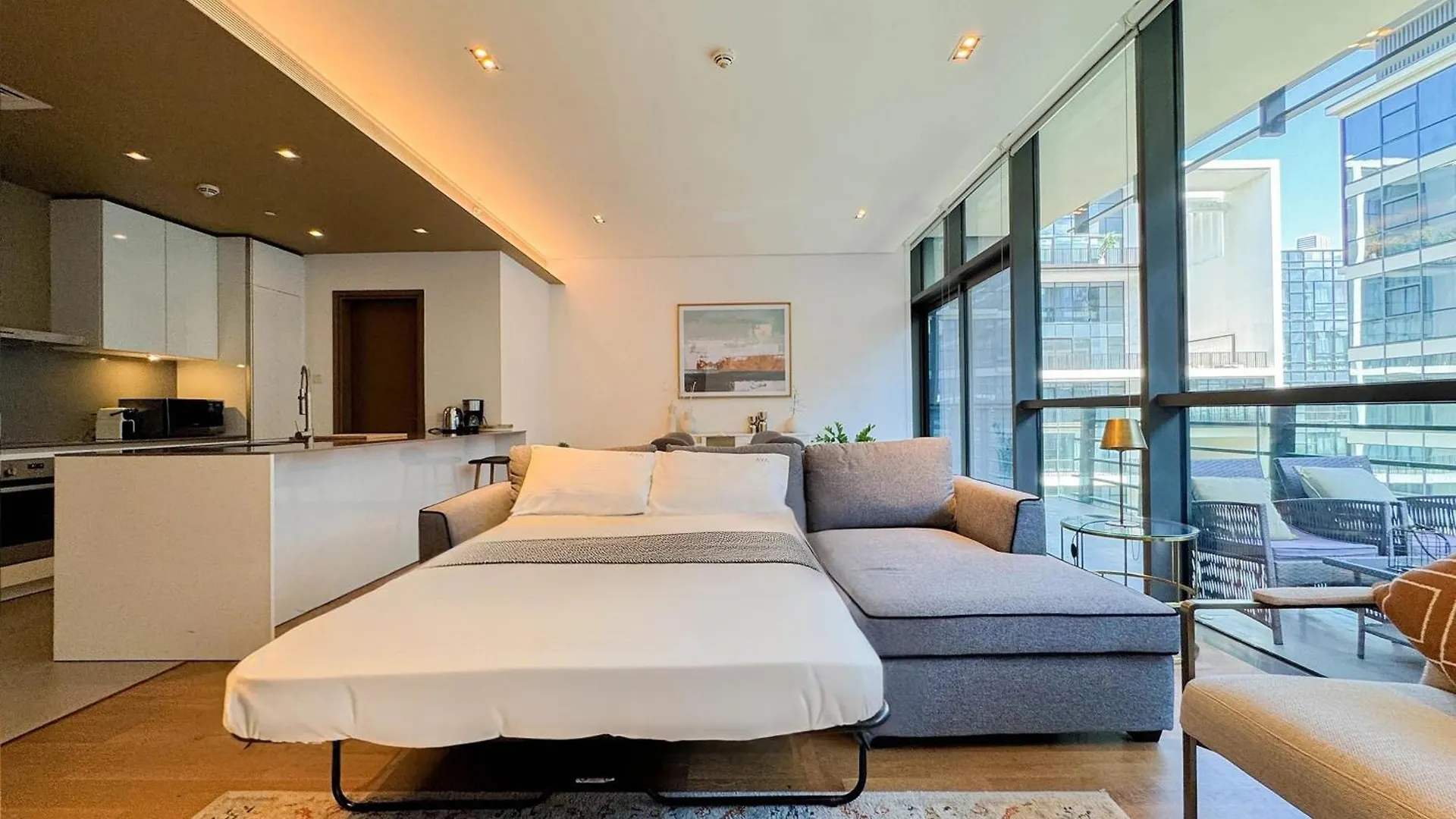 Luxury Apartment With Pool, Patio & Gym In City Walk By Aya Boutique Dubai