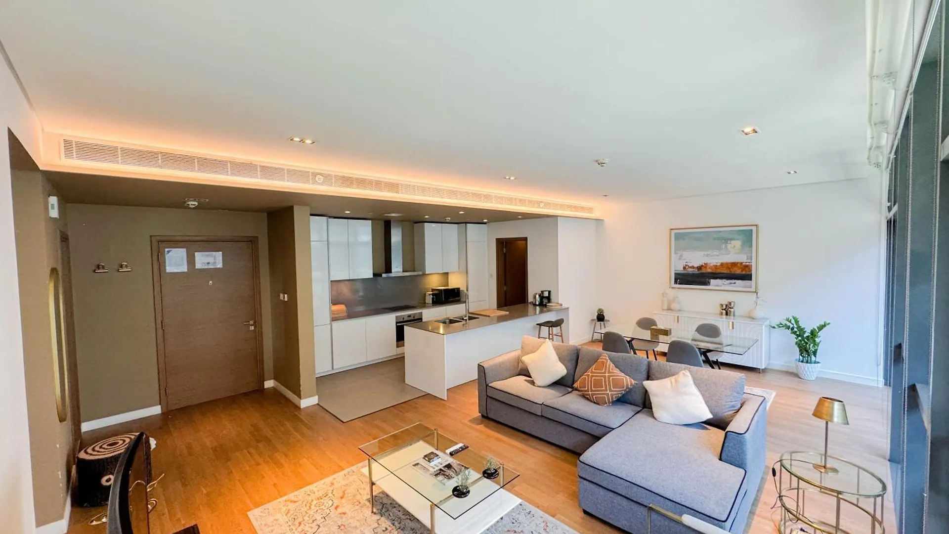 Luxury Apartment With Pool, Patio & Gym In City Walk By Aya Boutique Dubai