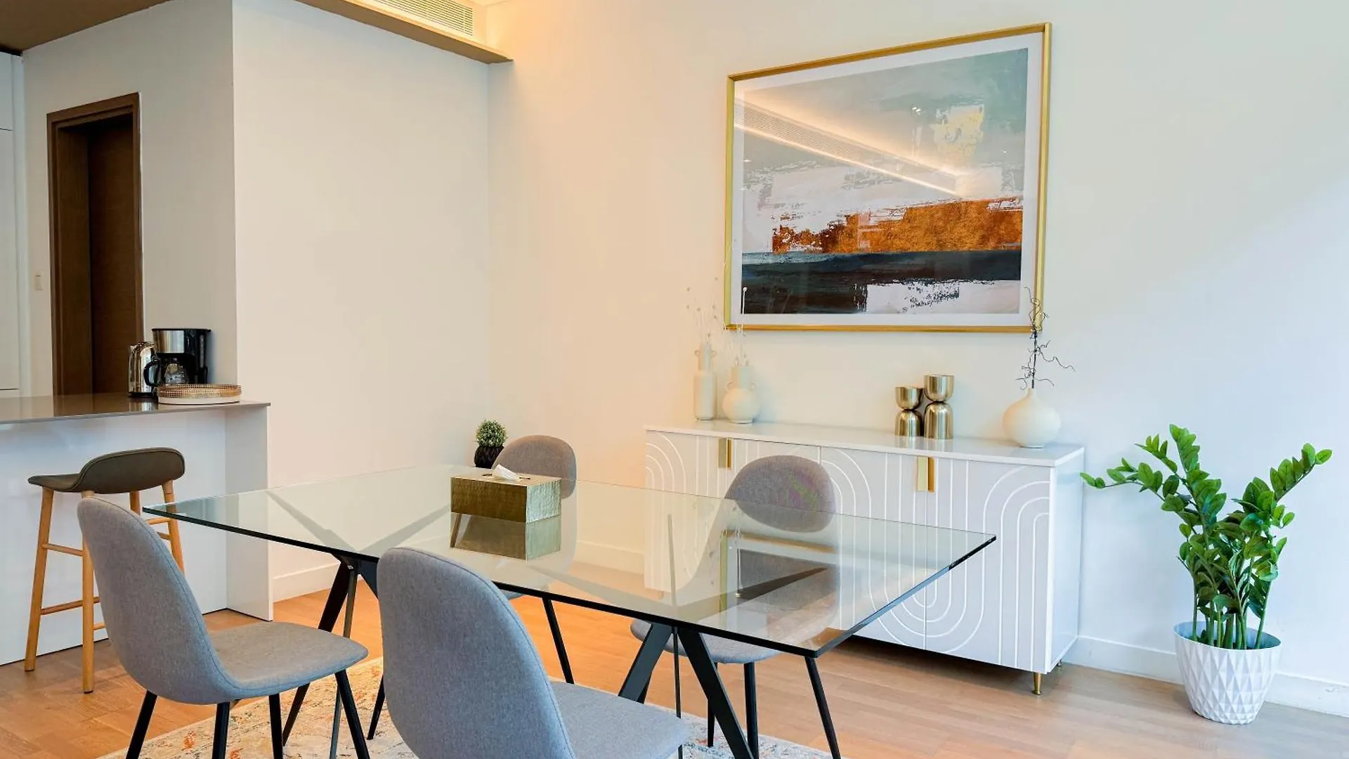 Luxury Apartment With Pool, Patio & Gym In City Walk By Aya Boutique Dubai 0*,  Emirati Arabi Uniti