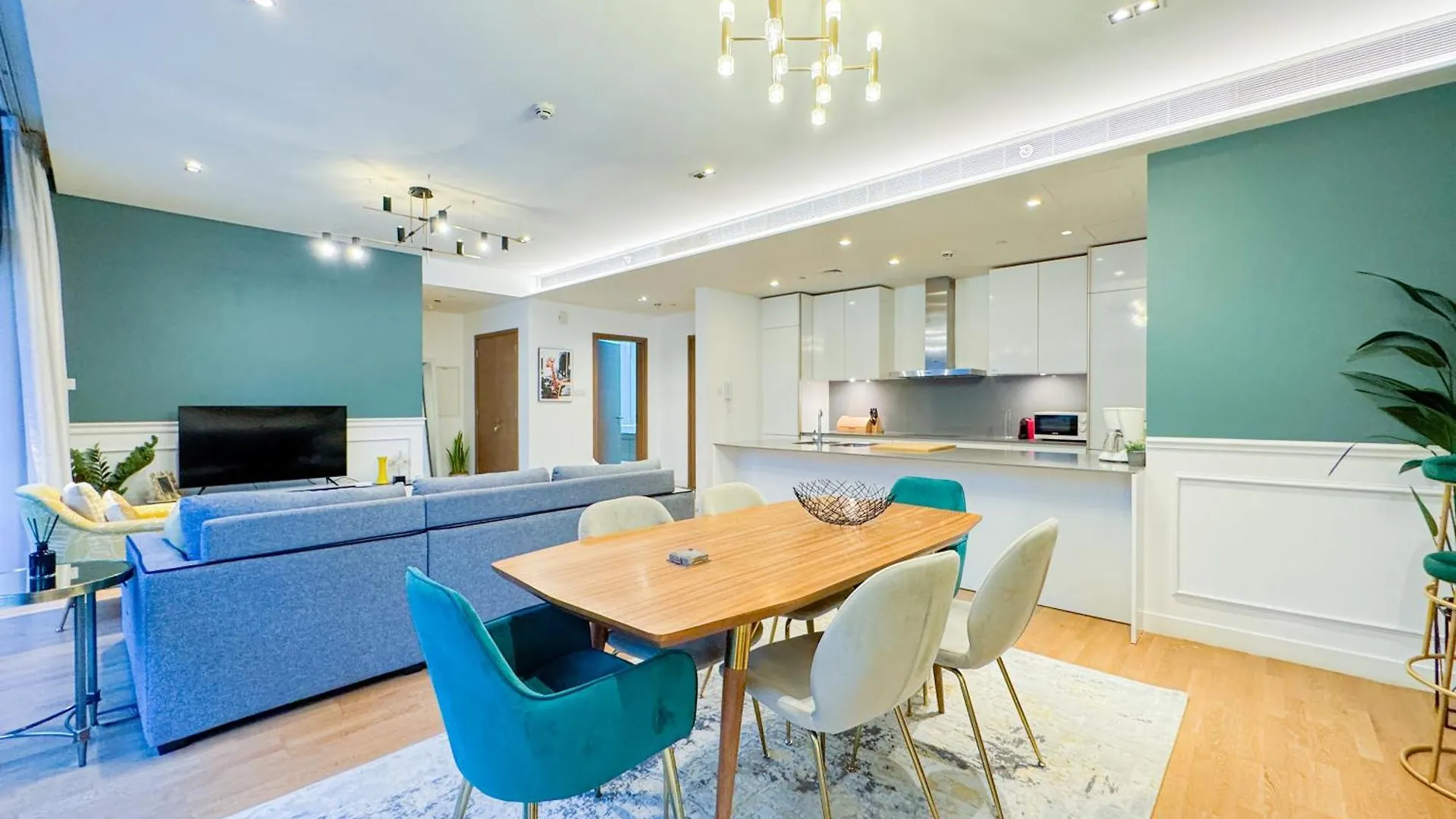 Luxury Apartment With Pool, Patio & Gym In City Walk By Aya Boutique Dubai
